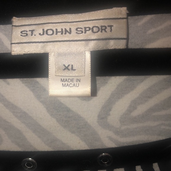 St. John Sport short sleeve zebra print top size extra large Stretchy material - Picture 2 of 5